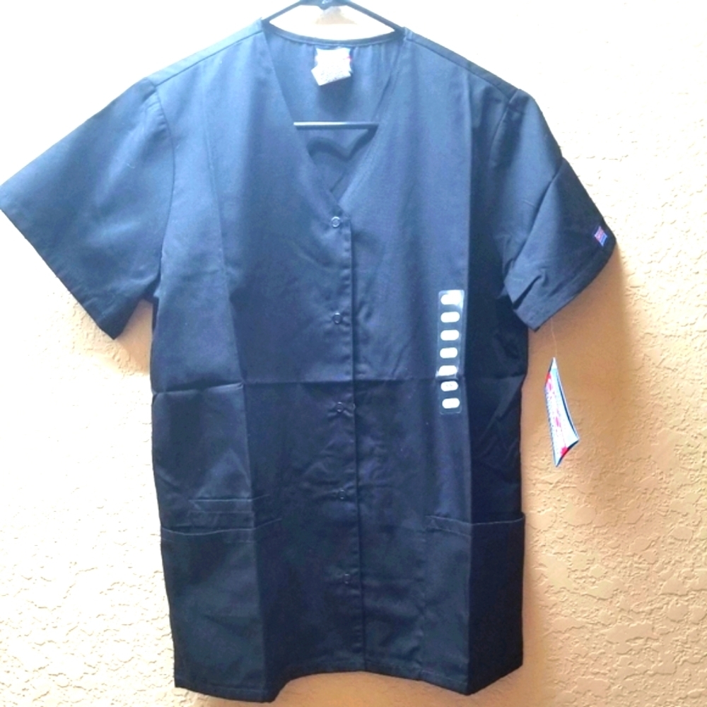 NWT‎ Cherokee scrub top